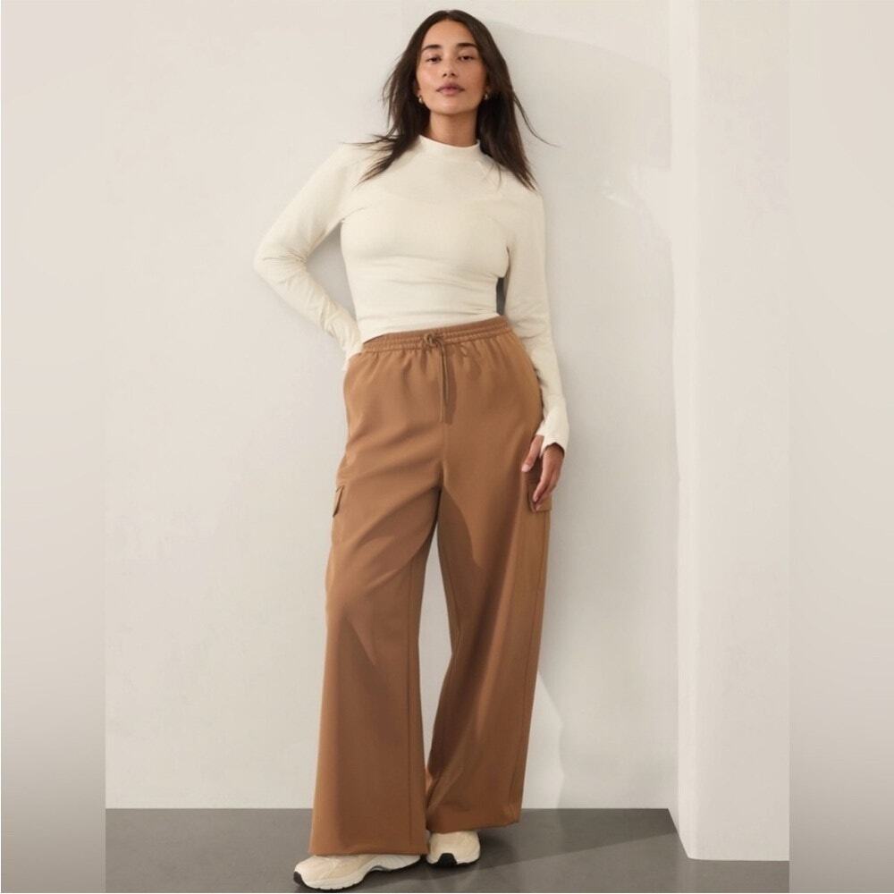 Athleta Promenade High Rise Wide Leg Cargo Pant Walnut Brown Medium 472171